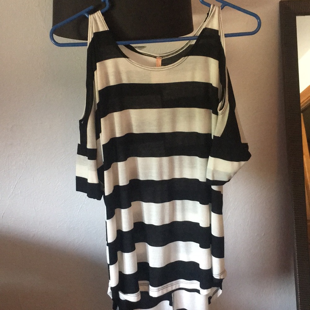 Cute Flowy top